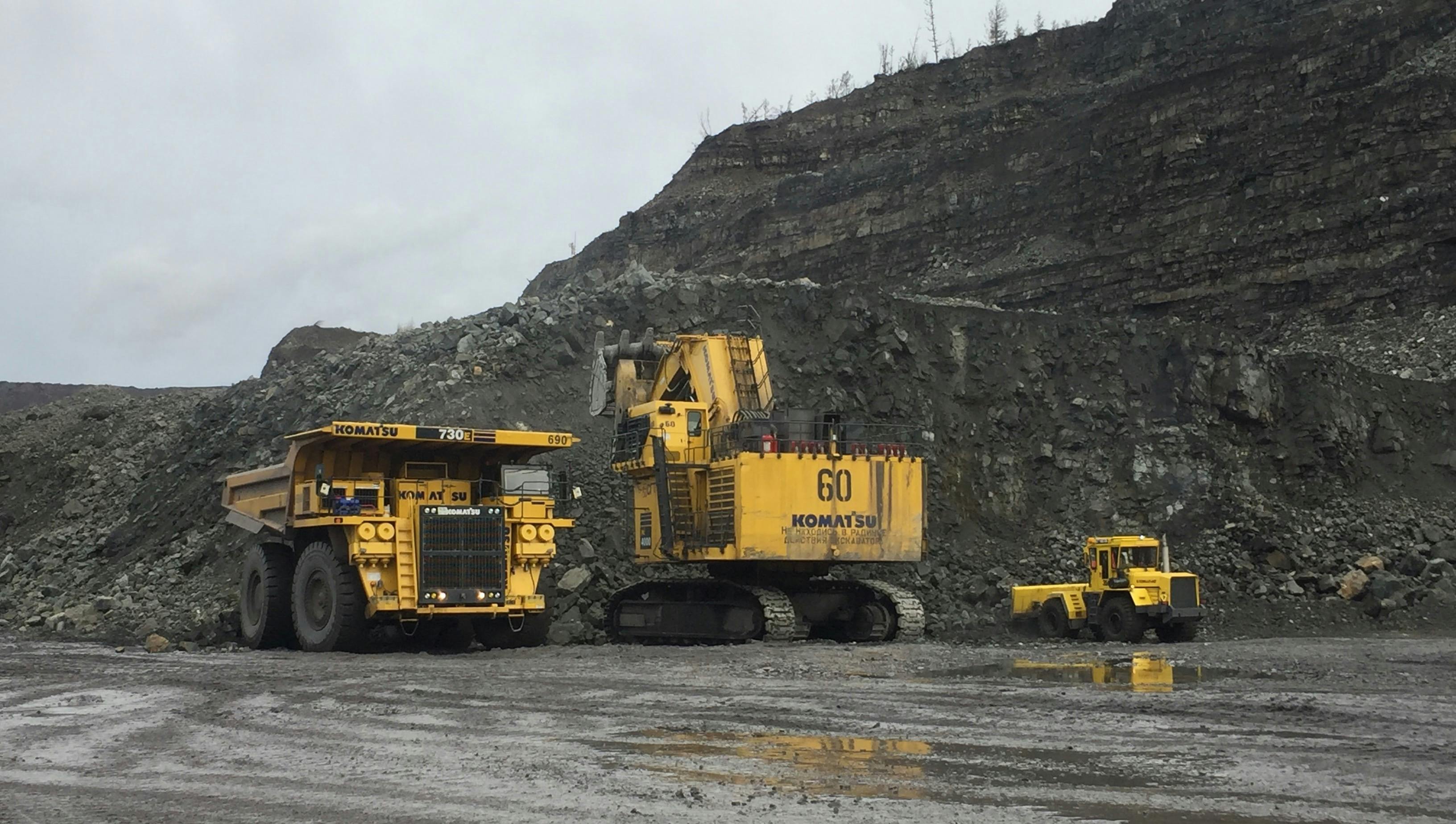 Mining vehicles image
