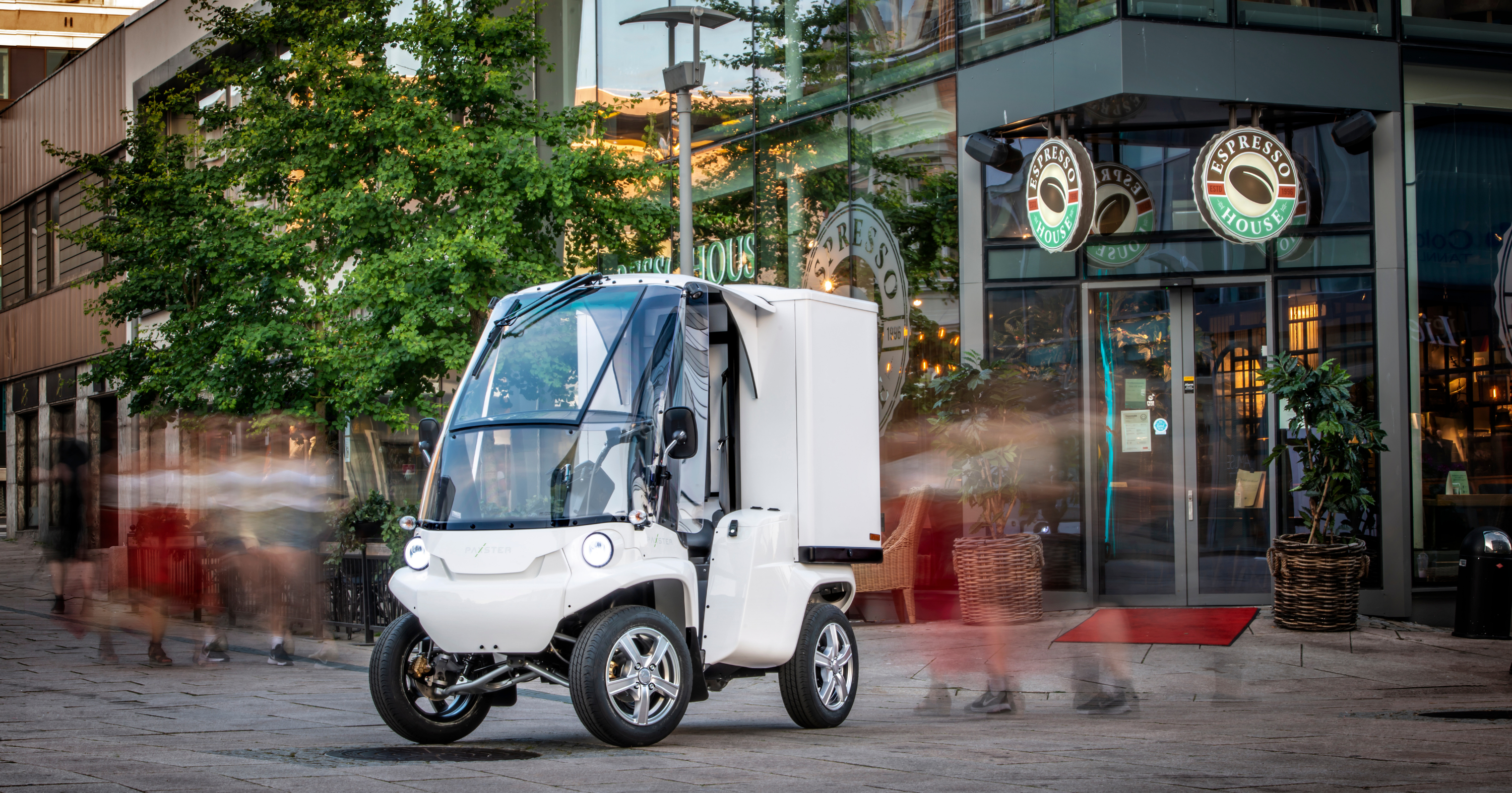 Paxster smart delivery vehicle powered by GpsGate fleet management software